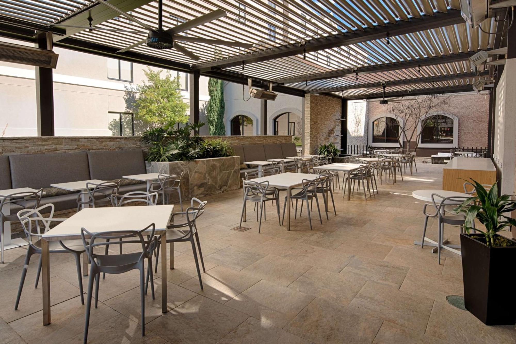 Hilton Garden Inn Las Colinas Irving Exterior foto